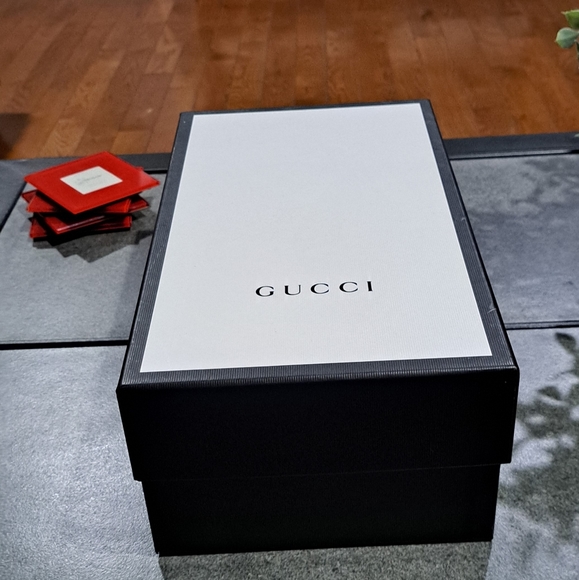 Gucci Sneaker Box - Picture 2 of 9